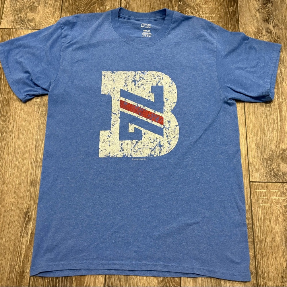 Buffalo 716 artdog designs Graphic T-Shirt- Size Large ❤️🦬💙